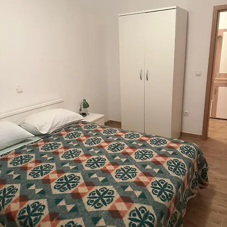 Spacious With Parking And Terrace Babino Polje